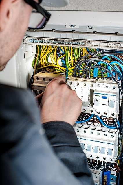 électricien qualifié