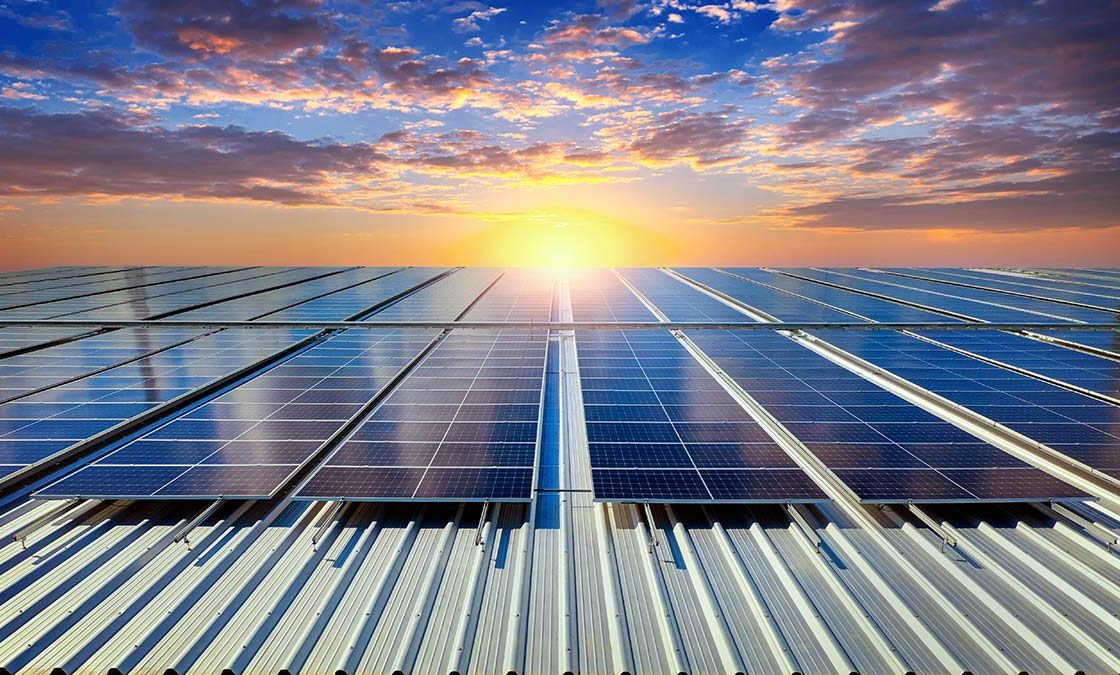 Les panneaux solaires en construction