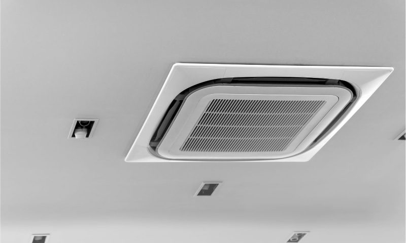 Ventilation par VMC : est-ce adapté à une véranda en bois ?