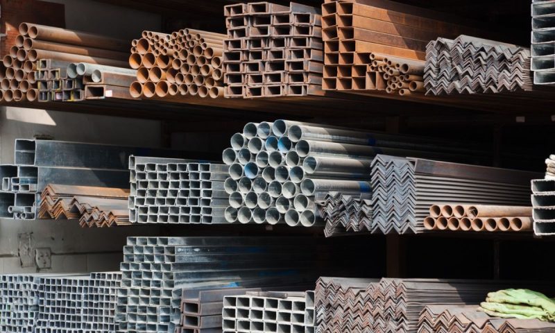 Acier, aluminium, ou fer forgé : Choisir le métal idéal pour votre projet de construction