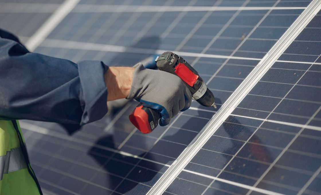 Comment savoir si je suis éligible aux aides solaires ?